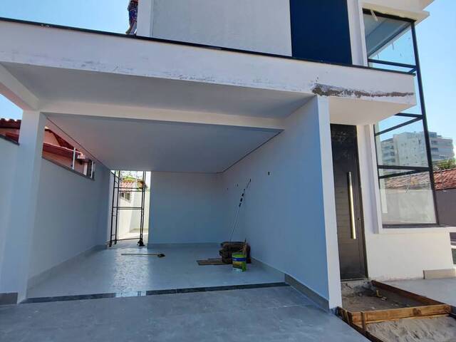 Sobrado para Venda em Caraguatatuba - 5