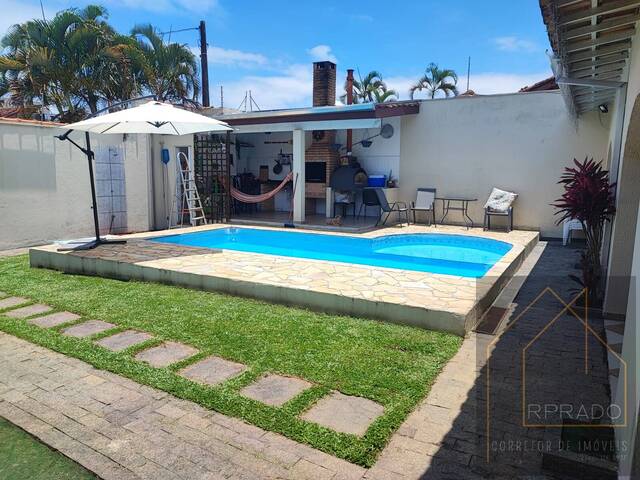 Sobrado para Venda em Caraguatatuba - 4