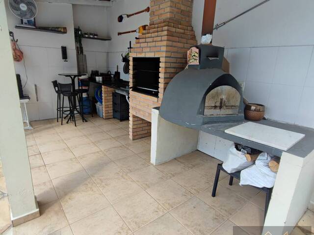 Sobrado para Venda em Caraguatatuba - 5